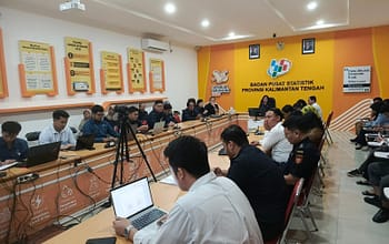 FOTO Ist.: Kepala BPS Provinsi Kalimantan Tengah Agnes Widiastuti, S.Si., ME, dalam kegiatan Release Berita Resmi Statistik di kantor BPS Kalteng, Senin (02/03/2026) siang.