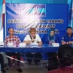 Prof. Dr. Andrie Elia Embang Resmi Daftar Bacalon Wakil Walikota ke Partai Demokrat 2