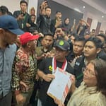 Aliansi Masyarakat Melawan Menyambangi Gedung DPRD Kalteng, Kuwu: Aspirasi Akan Ditembuskan ke Senayan IMG-20240823-WA0031