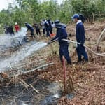 UPT Laboratorium Lahan Gambut–CIMTROP UPR Bersama Shabondama Soap  Jepang Mendemonstrasikan Pemadaman Kebakaran Gambut Berbasis Sabun WhatsApp Image 2024-08-27 at 20.18.20