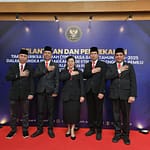 6 Anggota Tim Pemeriksa Daerah Provinsi Kalimantan Tengah Resmi Dilantik DKPP WhatsApp Image 2024-11-08 at 20.34.00
