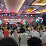 Debat Publik Ketiga Pilgub Kalteng 2024 Berlangsung Dinamis, Masyarakat Semakin Antusias Menentukan Pilihan WhatsApp Image 2024-12-01 at 16.02.18