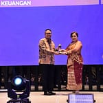 OJK Kembali Raih Predikat Badan Publik Informatif 2024 WhatsApp Image 2024-12-18 at 08.58.01