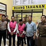 Dua Tersangka Kasus Korupsi Diserahkan Kejati Kalteng, Siap Jalani Proses Persidangan 2