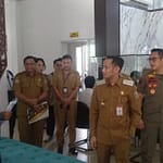 Fairid Naparin Tinjau Layanan Disdukcapil, Pastikan Pelayanan Cepat dan Tanpa Pungli WhatsApp-Image-2025-04-09-at-07.28.22-660×330