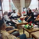 Kunjungan Kerja Komisi IV DPRD Kalteng Bahas Jalan Rusak ke Pelabuhan Sigintung WhatsApp Image 2025-04-16 at 23.18.56 (1)