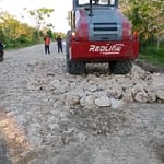 Jalan Nasional Buntok-Palangka Raya Mulai Ditangani Darurat Oplus_0