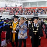 Universitas Palangka Raya Wisuda Lebih Seribu Mahasiswa Berprestasi WhatsApp Image 2025-10-11 at 15.51.22 (1)