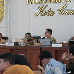 Mantapkan Tata Kelola Pemerintahan, Pemerintah Kota dan DPRD Palangka Raya Satu Hari Gelar Rapat Kordinasi dan Evaluasi Bersama dengan KPK RI WhatsApp Image 2025-10-21 at 12.59.33 (1)