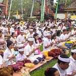 Makna Galungan Kuningan Perkuat Spirit Umat Hindu Palangka Raya WhatsApp-Image-2025-11-20-at-5.04.33-AM-493×330