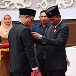 DPRD Kalteng Lantik Amonius Tuyum sebagai PAW, Diharapkan Dapat Segera Sesuaikan Diri Screenshot_20251215_131438_Facebook