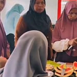 Tingkatkan Pengetahuan Petani Lokal, Tim PDPPM-LPPM UPR Gelar Pelatihan Olahan Semangka di Desa Henda WhatsApp Image 2025-12-04 at 18.32.03