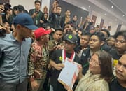 Aliansi Masyarakat Melawan Menyambangi Gedung DPRD Kalteng, Kuwu: Aspirasi Akan Ditembuskan ke Senayan