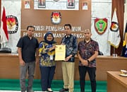 KPU Serahkan Hasil Pemeriksaan Kesehatan ke Bapaslon Cagub dan Cawagub Kalteng 