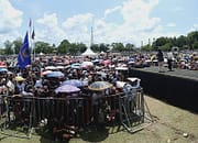 Ribuan Simpatisan Willy Habib Sejak Pagi Padati Stadion Sampuraga Pangkalan Bun