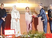 Tokoh Perempuan Peduli Penyiaran, Titik Sundari Terima Penganugerahan dari KPID Kalteng 2024