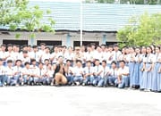 Sentuh Dunia Pendidikan, Gubernur Kalteng Kunjungi Sekolah Pelosok dan Bagikan Sembako