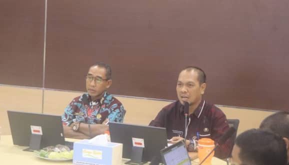 DPKUKMP Palangka Raya Gelar Rapat Peningkatan PAD dengan Pedagang Pasar Kameloh