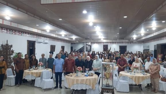 Fairid Naparin Resmi Bubarkan Kontingen Juara Umum FBIM