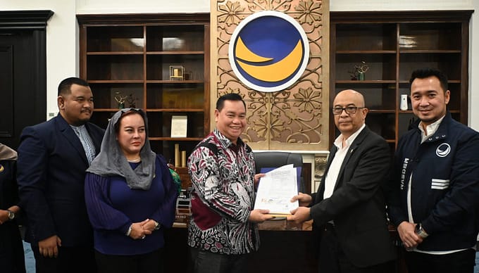 Partai Nasdem Resmi Berikan BKWK kepada Bapaslon H Halikinnor – Supriyanti untuk Maju di Pilkada Kotim