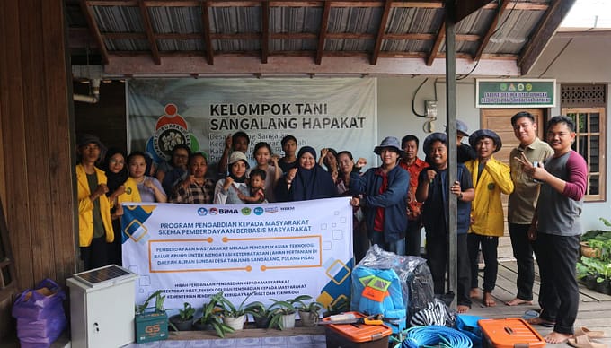 Pengabdian Kepada Masyarakat, Dosen UPR Implementasikan Pertanian Balur Apung di Desa Tanjung Sangalang