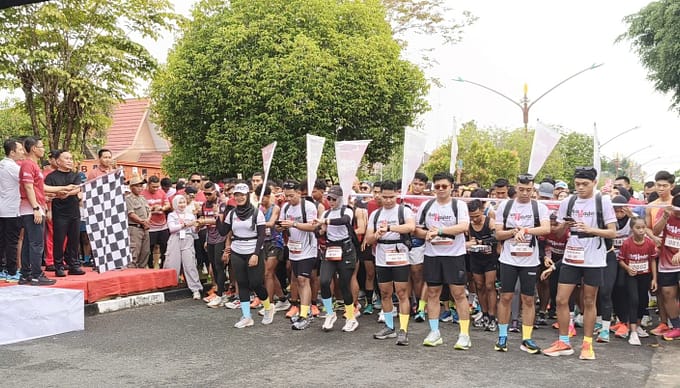 HUT OJK ke-13, Sebanyak 1.500 Peserta Antusias Ikuti Lomba Lari “Itah Hadari”