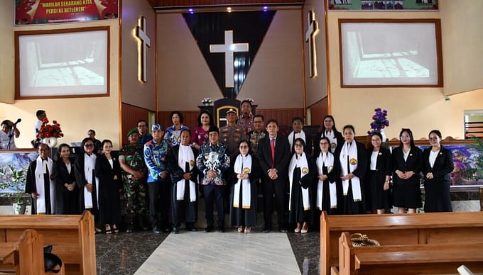 Gereja Victoria dan Sekretariat GKE Buntok Diresmikan