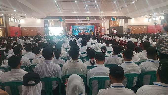 Semarak PKKMB FKIP UPR Sambut 898 Mahasiswa Baru 2025