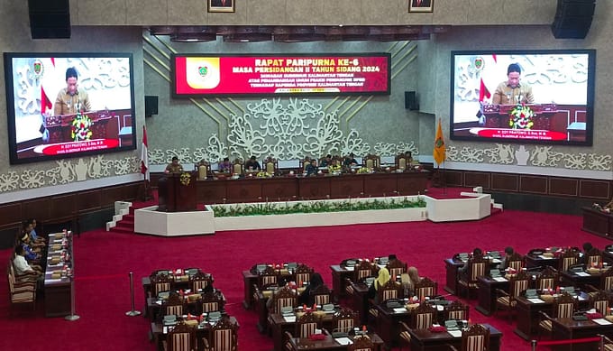 Rapat Paripurna ke-6, Fraksi Pendukung DPRD Kalteng Sampaikan Pemandangan Umum terhadap 2 Raperdaa Kalteng