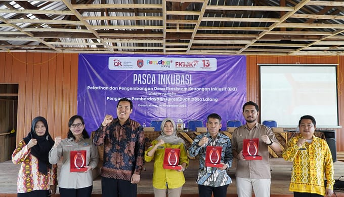 Pemberdayaan Ekonomi Masyarakat, OJK Kalteng Berikan Pendampingan Program Ekosistem Keuangan di Desa Lalang