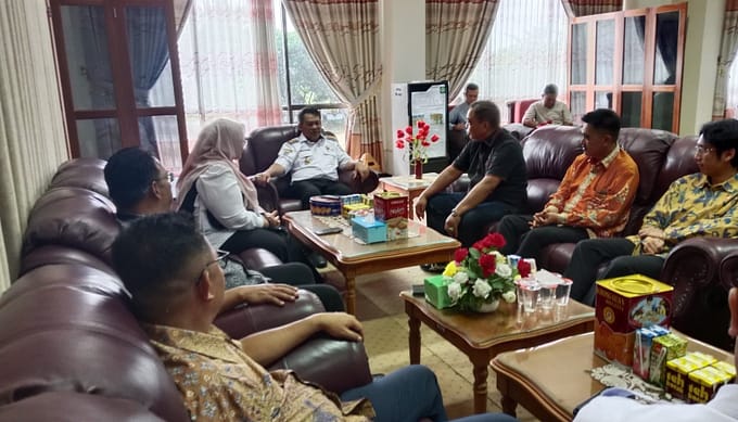 Kunjungan Kerja Komisi IV DPRD Kalteng Bahas Jalan Rusak ke Pelabuhan Sigintung