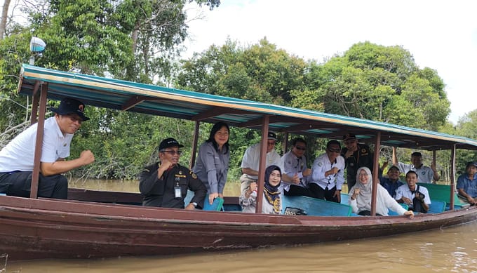 Restocking Ikan di Danau Bangamat Dukung Ekosistem Perairan